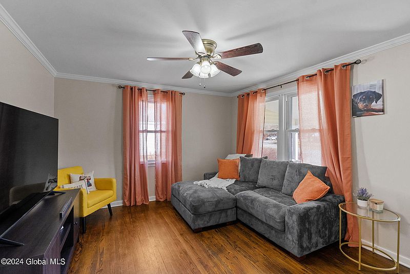 5th image of 1008 Sunrise Boulevard