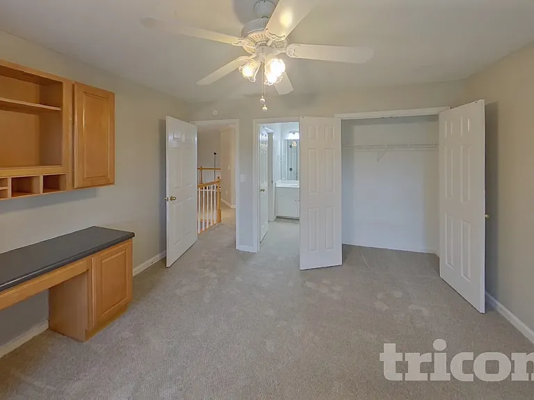 1260 Castle Pointe Ln — Photo 13