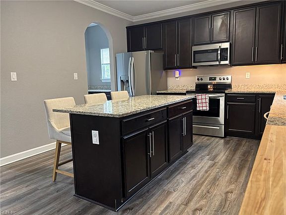 3rd image of 5811 Arthur Ave