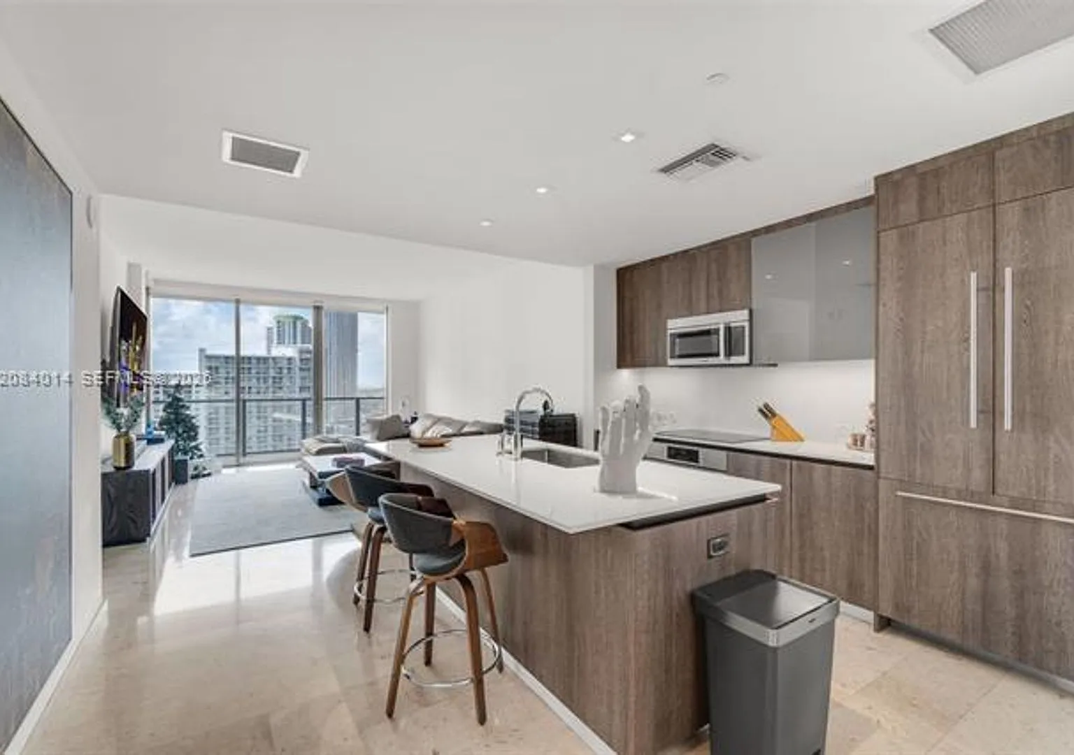 68 SE 6th St cu-2406, Miami, FL 33131 — Photo 1