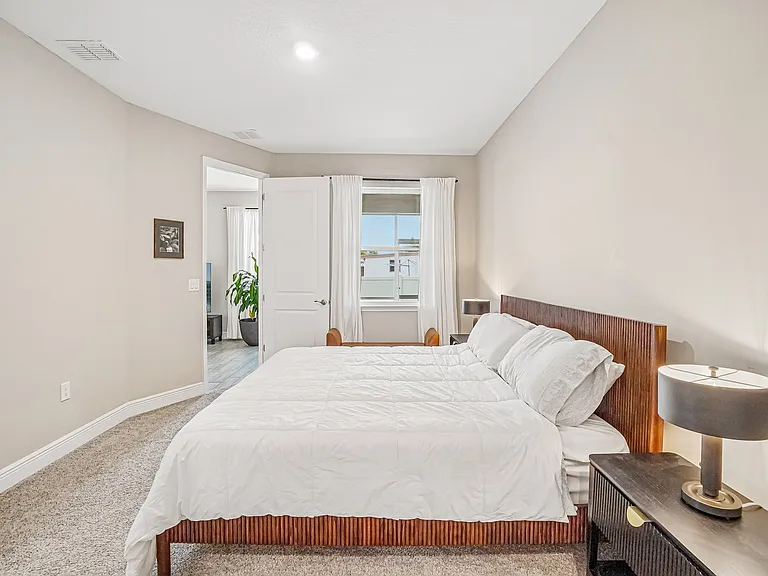 5282 Neil Dr — Photo 10