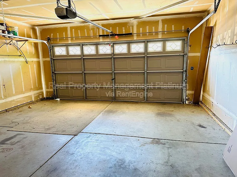 2552 E Kelso Ave — Photo 21
