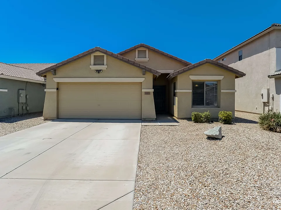 2033 W Green Tree Dr