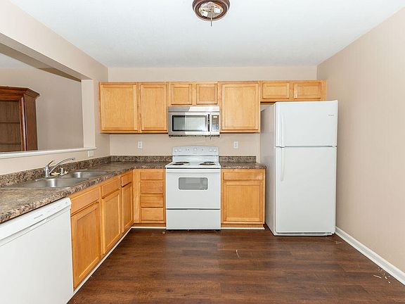 3rd image of 319 Faulconer Dr