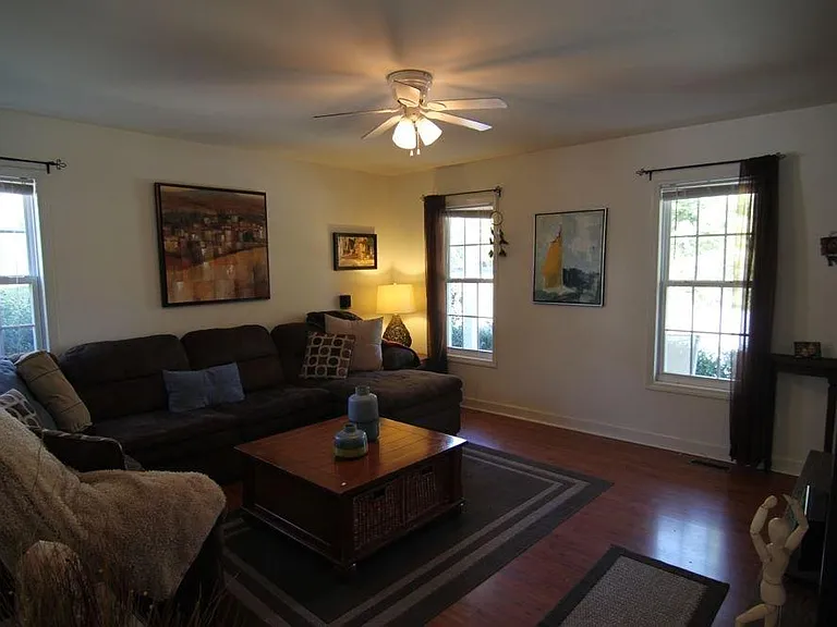 306 Laurel Ave — Photo 2