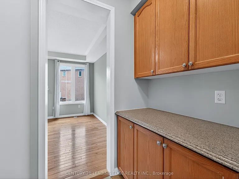 64 Ferguson St — Photo 18