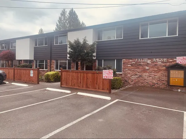 2317 N 134th St APT 1, Seattle, WA 98133