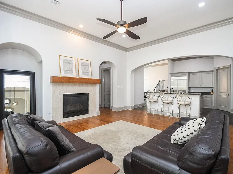 2702 Tudor Mnr — Photo 12
