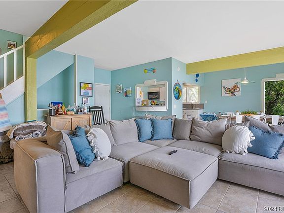 4th image of 51 Seabright Dr