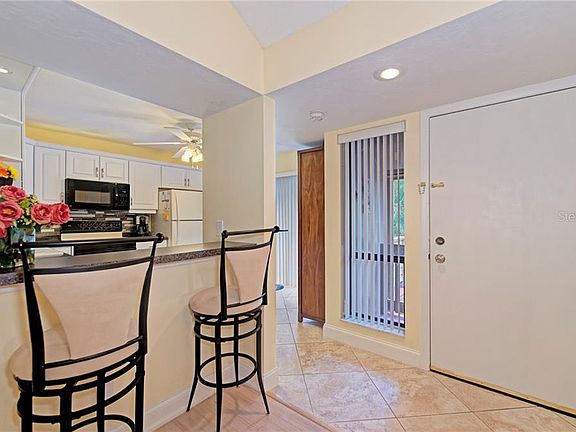 3rd image of 1677 Brookhouse Cir APT Br223