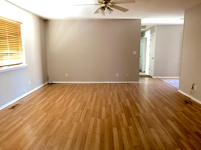 704 N Anthony St — Photo 9