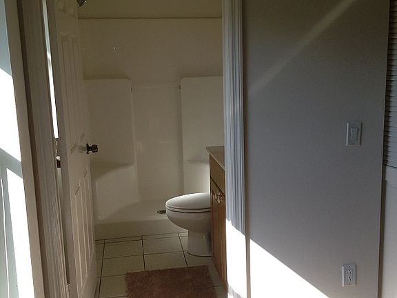 4th image of 1155 34th Ave SW