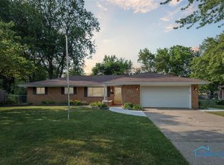221 Margaret Pl, Perrysburg, OH