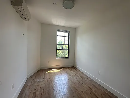 Rented by Yup Realty LLC | media 2