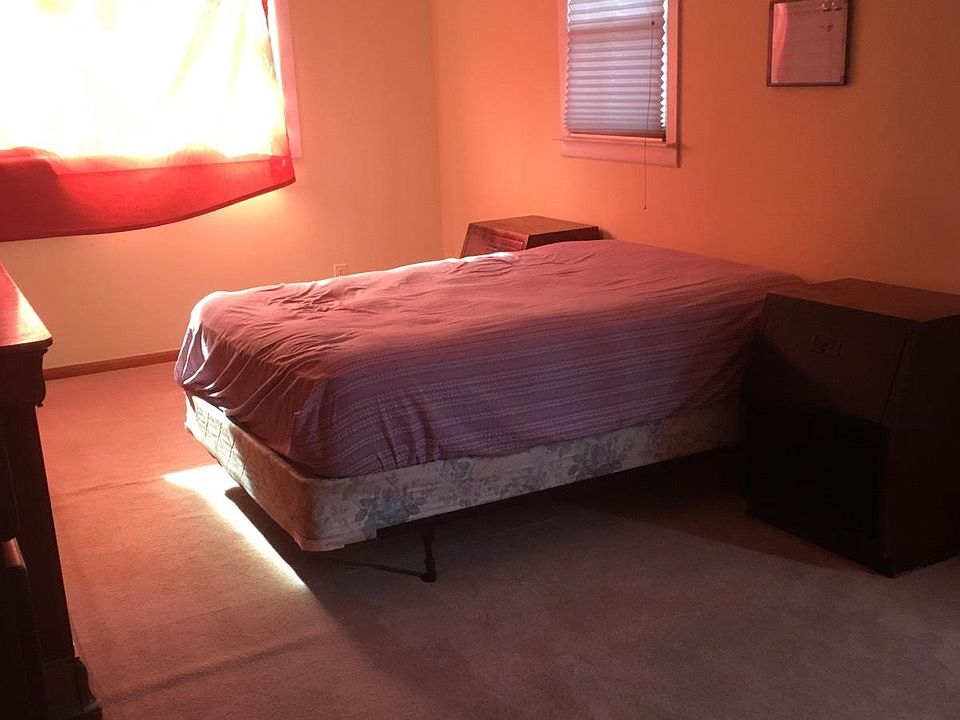 1st image of 2405 Fort Dr