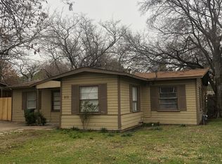 915 Hensley St, Arlington, TX 76010