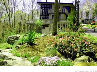 16 Johnson Rd, Marlborough, CT 06447