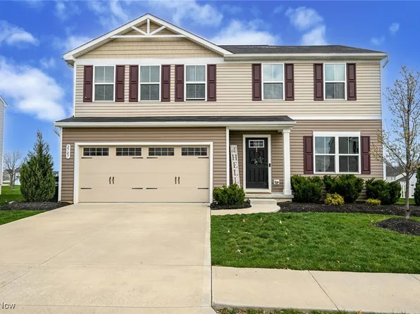 2707 Himelrigh Blvd, Barberton, OH 44203
