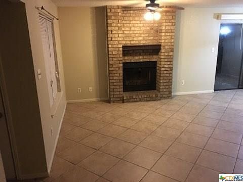 3rd image of 1807 Cedarhill Dr APT B