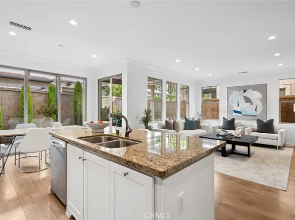 156 Barrow, Irvine, CA 92620