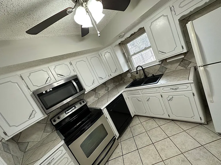 1510 E Cherry Ave — Photo 6