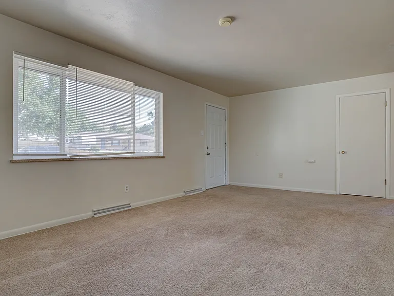 16270 W 14th Ave — Photo 4
