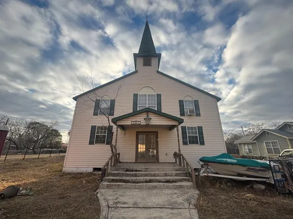 619 2nd St, Quemado, TX 78877