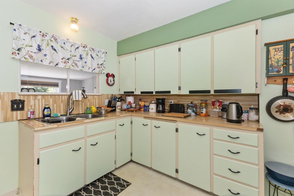 32530 Fraser Cres, Mission, BC - More