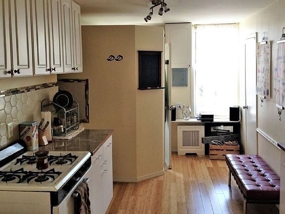 4th image of 311 Eckford St #7