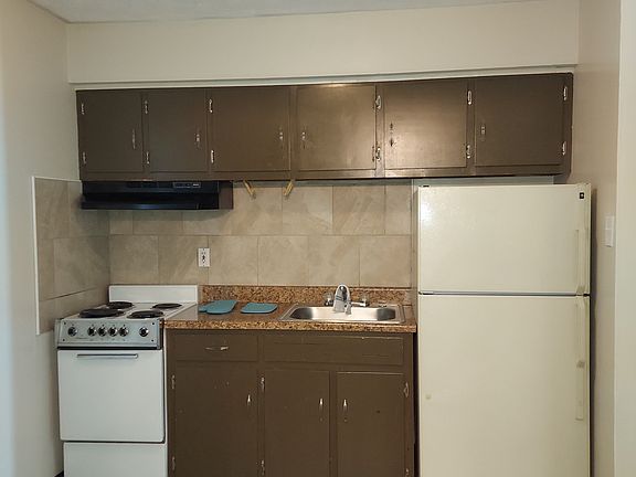 4th image of 423 Aylesford Pl #6