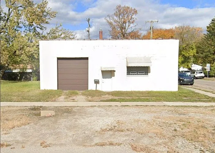 26902 Seven Mile