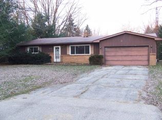 8497 Cottonwood Dr, Lambertville, MI 48144