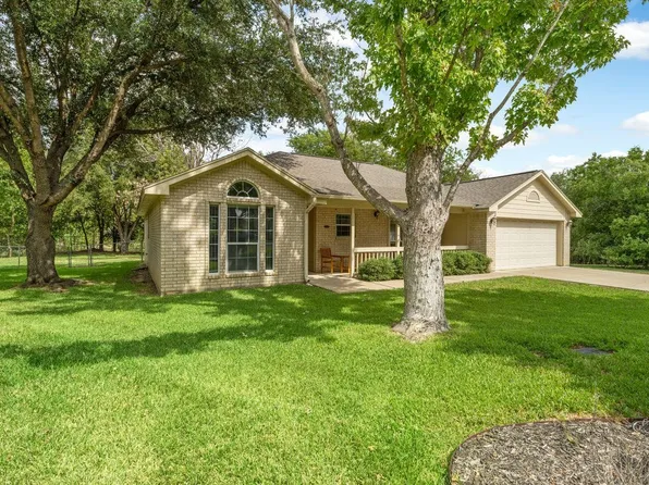 119 Lake Circle, Meadowlakes, TX 78654