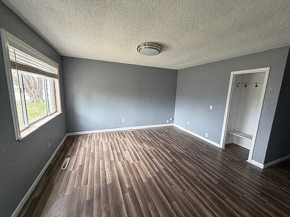 5th image of 518 W 4th St