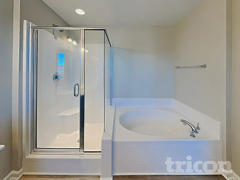 312 Winston Ln — Photo 10