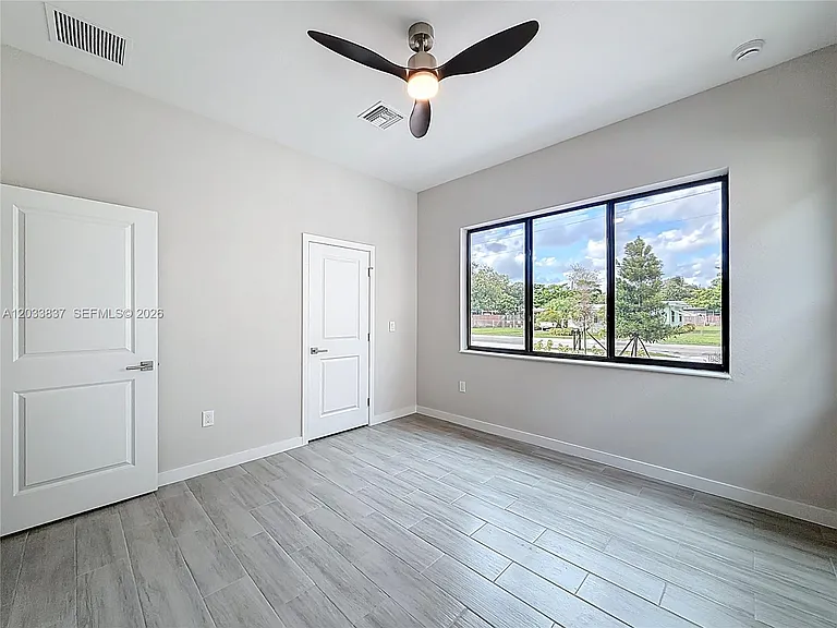 410 NW 41st St #410 — Photo 2