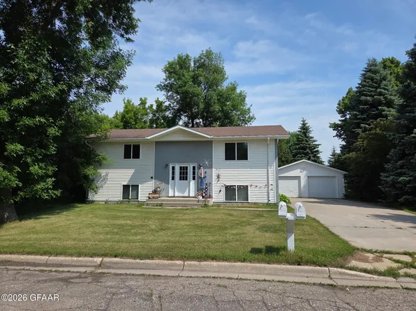 415 2nd Ave NE, Crookston, MN 56716