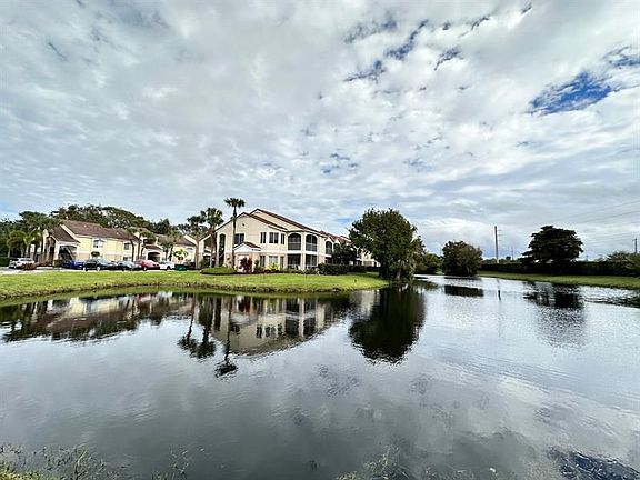 3rd image of 815 W Boynton Beach Blvd APT 6-205