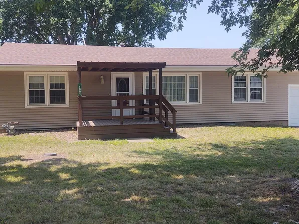 1001 Elm St, Slater, MO 65349