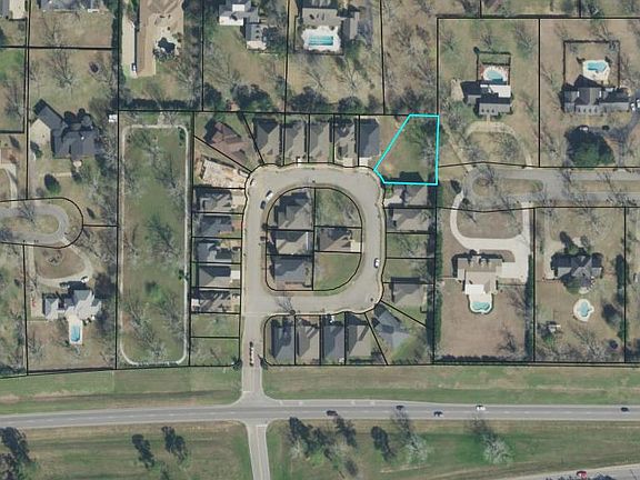 2nd image of 225 Veritas Dr