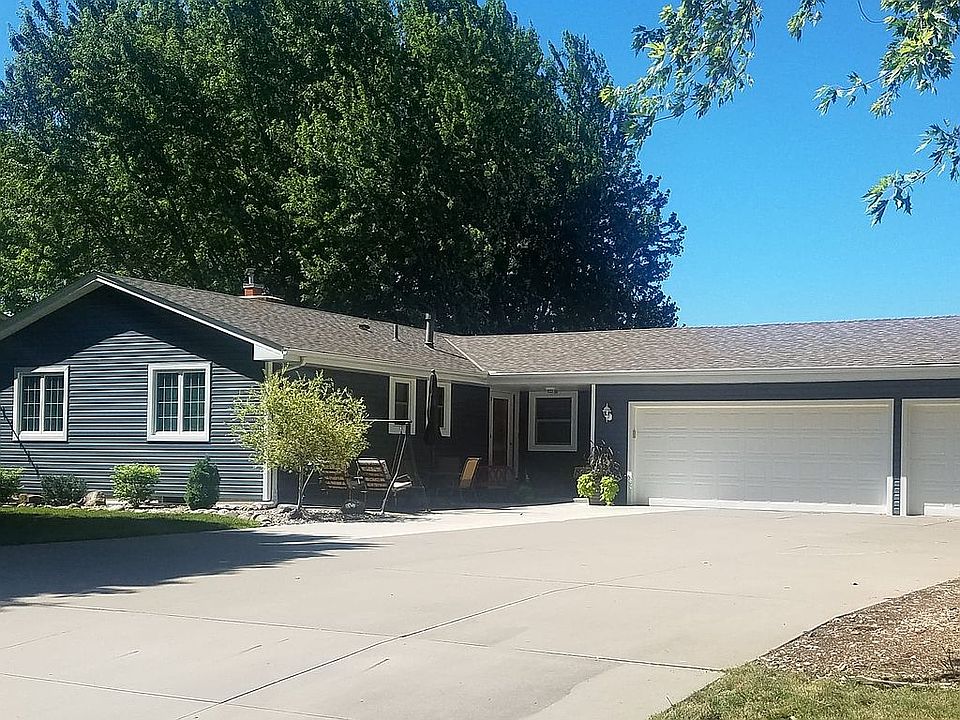 1st image of 8945 Hilltop Dr
