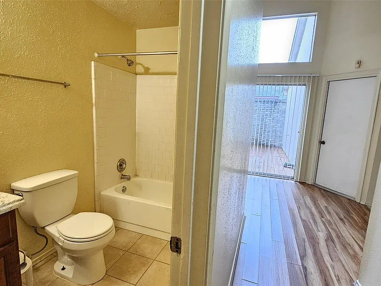 8731 Croteau Dr — Photo 19