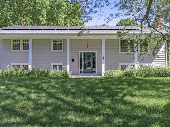 2110 Aquila Ave N, Golden Valley, MN 55427