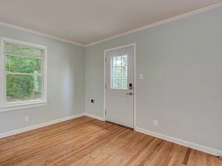 5043 Boulevard Pl — Photo 5