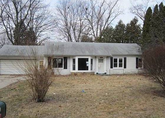 2nd image of 20905 Avon Ln