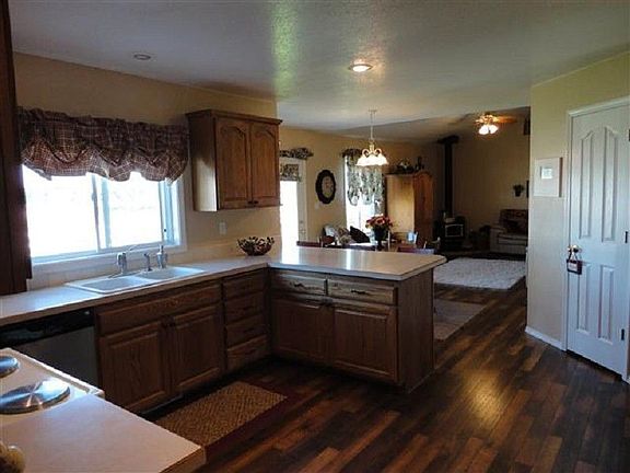 5th image of 7250 Saratoga Dr