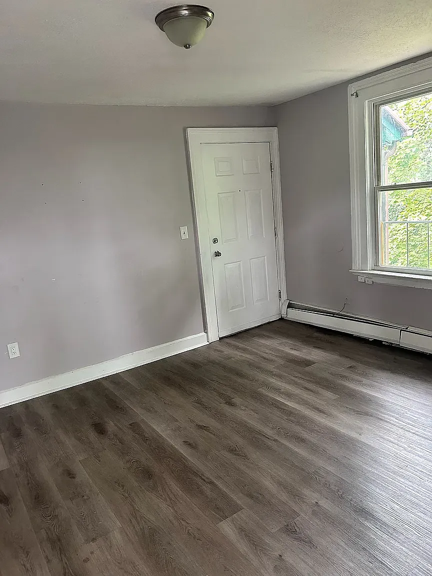 2 bed, 1300 sqft, $1,375 — Photo 1