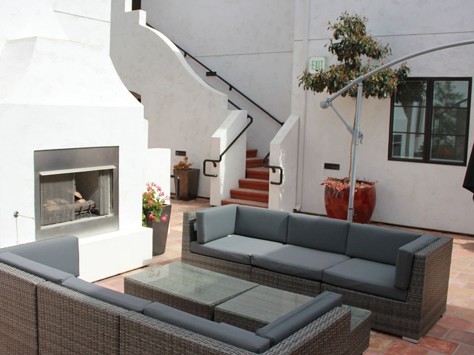2nd image of 72 W Santa Clara St Unit 309