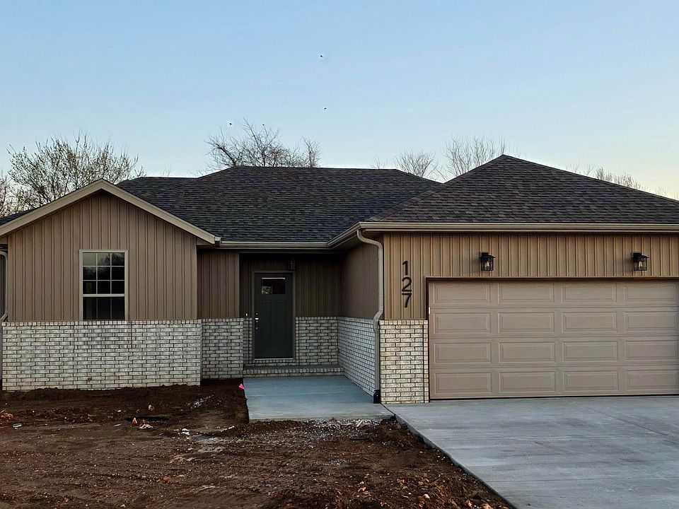 1st image of 127 E Teakwood Avenue