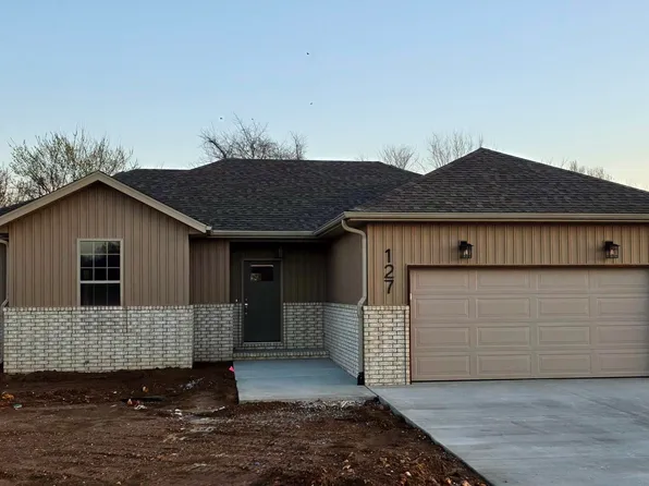 127 E Teakwood Avenue, Clever, MO 65631